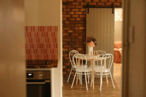 The Karri Hideaway- Sauna and Spa!